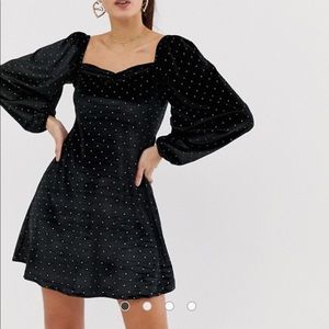 Sweetheart neckline velvet mini dress